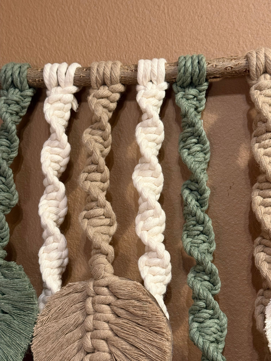 Relaxed Leaf Wall Hanging